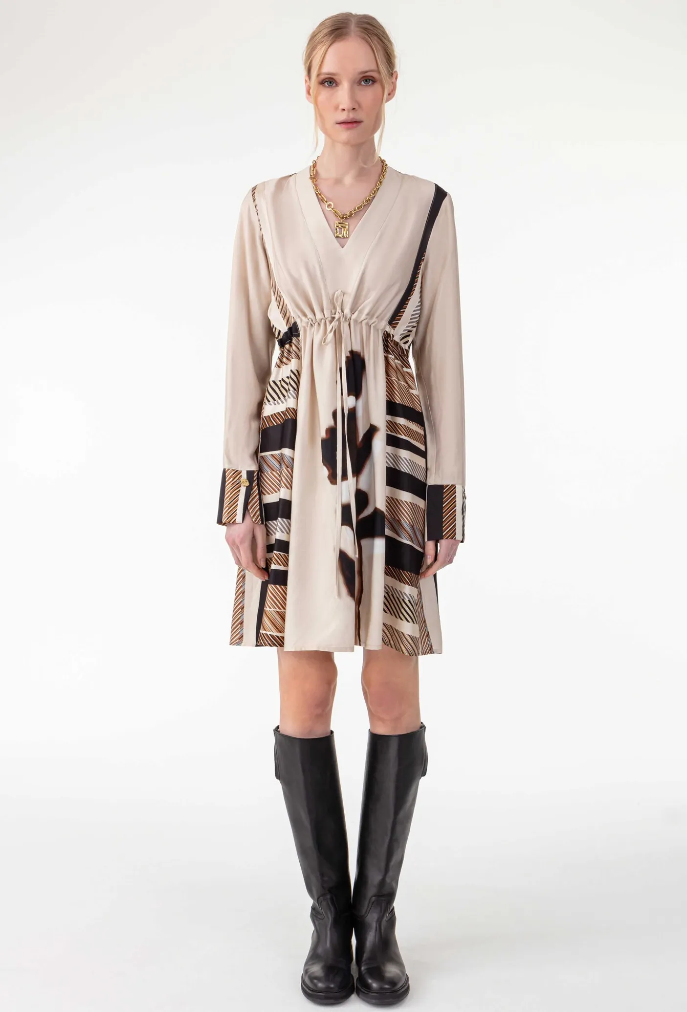 Robe LYRE
